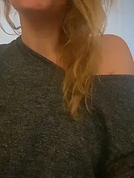 Snapshot of melisss2 chatting on 11/11/25, 02:39 melisss2 online show from 11/11/25, 02:39