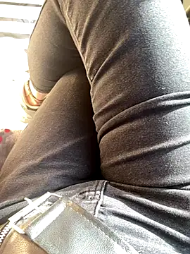 Snapshot of melisss2 chatting on 11/28/25, 08:06 melisss2 online show from 11/28/25, 08:06