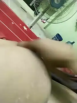 Snapshot of ROSHANI_234 chatting on 10/18/25, 04:19 ROSHANI 234 online show from 10/18/25, 04:19