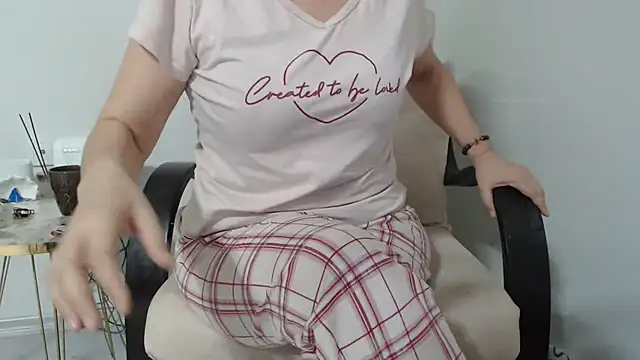 Snapshot of Yildiz060 chatting on 01/05/26, 10:57 Yildiz060 online show from 01/05/26, 10:57