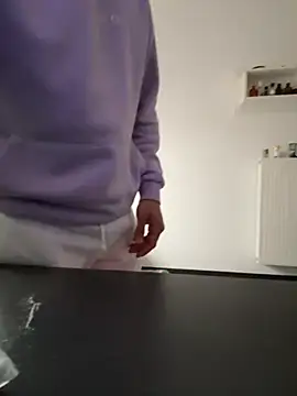 tofreakyshi online show from 10/15/25, 11:21