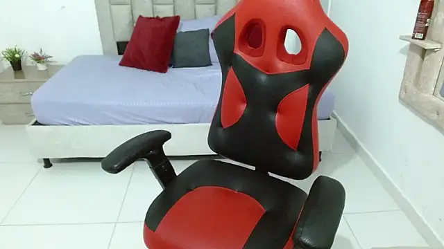 Zoe Galli online show from 10/23/25, 03:39