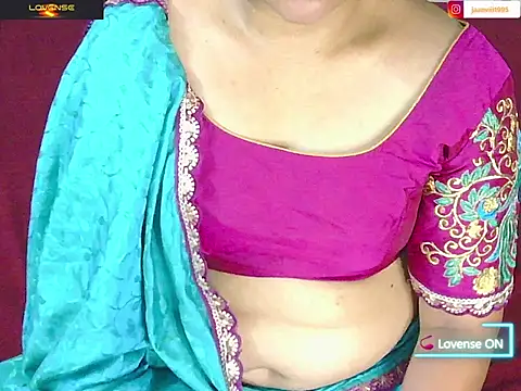 Snapshot of traditional_Jaanvi chatting on 06/15/26, 01:57 traditional Jaanvi online show from 06/15/26, 01:57