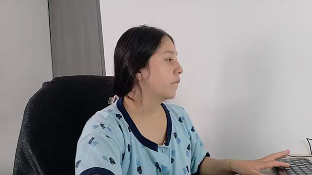 Snapshot of KOREN_JALAA chatting on 06/06/26, 05:28 KOREN JALAA online show from 06/06/26, 05:28