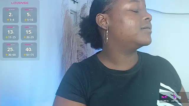 Snapshot of Kim_Browns chatting on 01/18/26, 02:48 Kim Browns online show from 01/18/26, 02:48