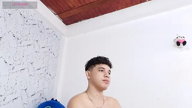 Snapshot of Dominic_king7 chatting on 10/09/25, 05:44 Dominic king7 online show from 10/09/25, 05:44