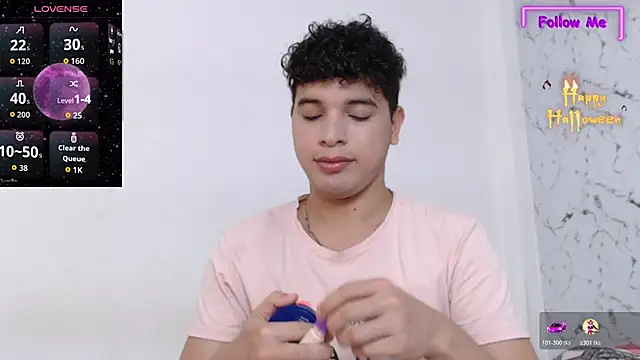 Snapshot of Dominic_king7 chatting on 10/28/25, 12:03 Dominic king7 online show from 10/28/25, 12:03