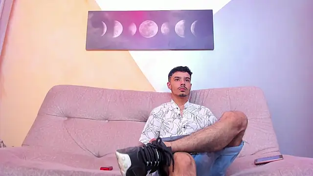 Snapshot of Timothe_Evans chatting on 10/07/25, 08:39 Timothe Evans online show from 10/07/25, 08:39