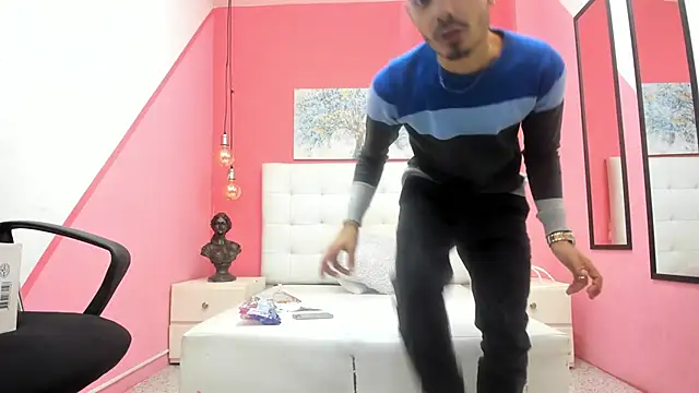 Snapshot of Timothe_Evans chatting on 10/29/25, 09:27 Timothe Evans online show from 10/29/25, 09:27