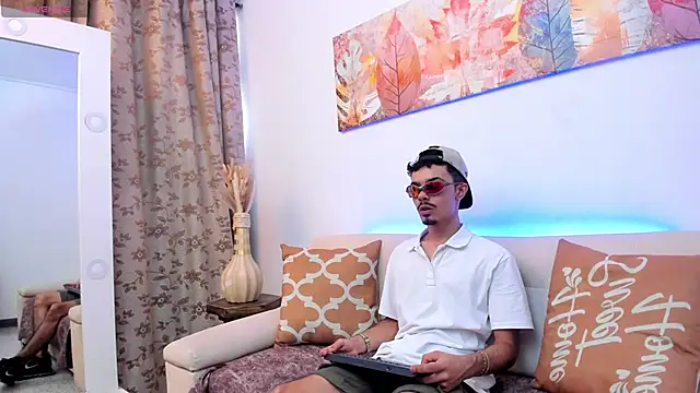 Snapshot of Timothe_Evans chatting on 11/07/25, 07:36 Timothe Evans online show from 11/07/25, 07:36