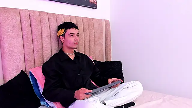 Snapshot of Timothe_Evans chatting on 11/14/25, 08:07 Timothe Evans online show from 11/14/25, 08:07