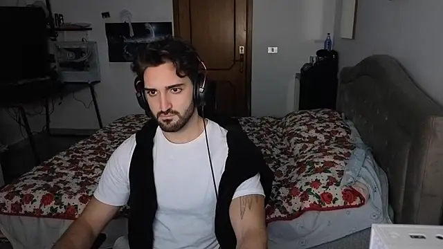 Al3xox02 online show from 01/12/26, 12:49