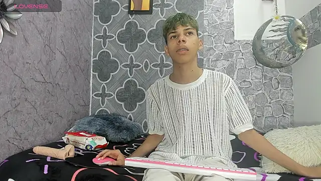 sexyboys cutex18 online show from 01/08/26, 09:06