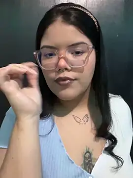 Snapshot of GabrielleMarsh1 chatting on 10/24/25, 02:41 GabrielleMarsh1 online show from 10/24/25, 02:41