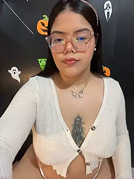 GabrielleMarsh1 online show from 11/02/25, 03:09