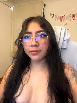 LoveLyy- online show from 10/05/25, 02:26