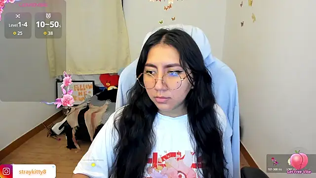 LoveLyy- online show from 10/17/25, 01:03