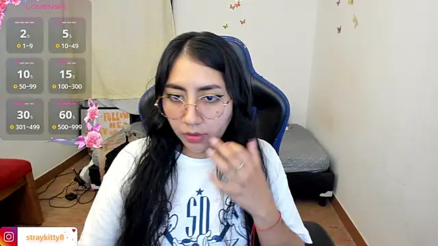 LoveLyy- online show from 12/02/25, 09:10