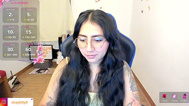 Snapshot of LoveLyy- chatting on 04/07/26, 02:56 LoveLyy- online show from 04/07/26, 02:56