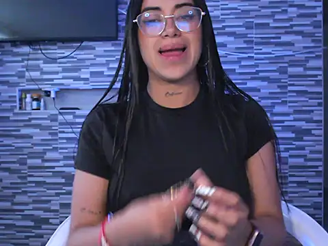 Carla Bennett   online show from 10/23/25, 11:20