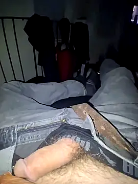 Snapshot of jfro553 chatting on 12/20/25, 04:41 jfro553 online show from 12/20/25, 04:41