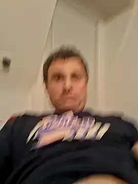 Snapshot of jfro553 chatting on 04/07/26, 04:57 jfro553 online show from 04/07/26, 04:57