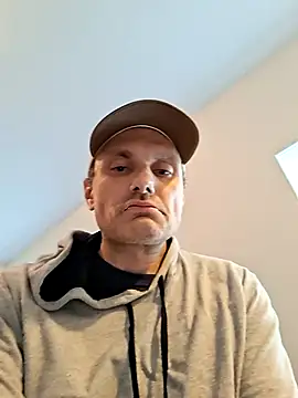 Snapshot of jfro553 chatting on 04/07/26, 10:31 jfro553 online show from 04/07/26, 10:31