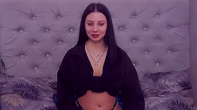 Snapshot of MaeAnna chatting on 11/14/25, 04:33 MaeAnna online show from 11/14/25, 04:33