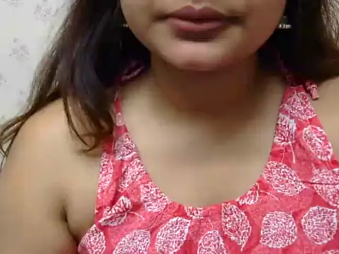 cute zaraa online show from 10/17/25, 04:26