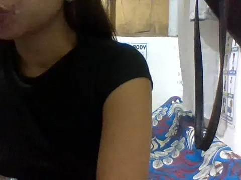 Snapshot of Hot_Lina31 chatting on 05/24/26, 04:34 Hot Lina31 online show from 05/24/26, 04:34