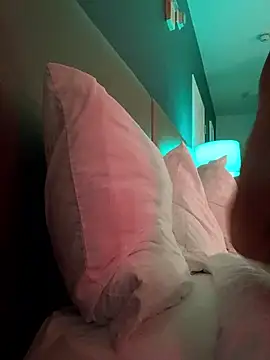 nvthvn555 online show from 10/31/25, 08:04