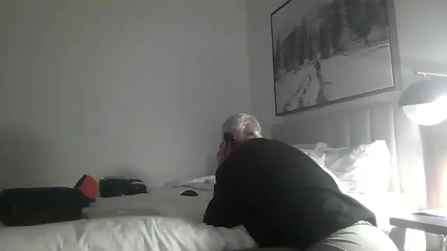 nvthvn555 online show from 11/22/25, 11:37