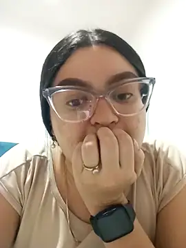 Mia glow  online show from 10/15/25, 05:57