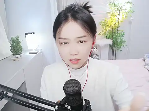mili0923 online show from 10/10/25, 04:50
