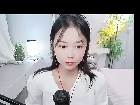 mili0923 online show from 10/14/25, 02:07