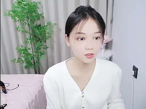 mili0923 online show from 10/19/25, 01:12