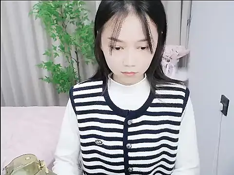 mili0923 online show from 10/23/25, 02:33