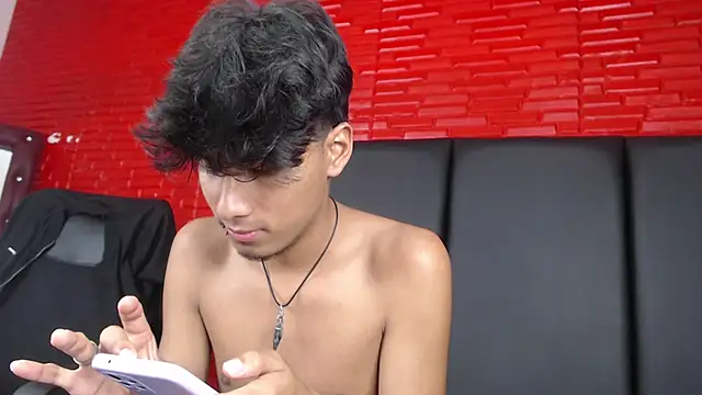 tyler wolf1  online show from 10/10/25, 12:37