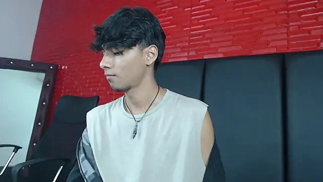 tyler wolf1  online show from 10/17/25, 01:25