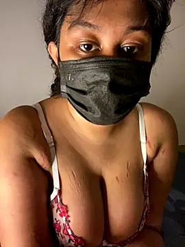 Monica  Bellucci   online show from 11/14/25, 02:38