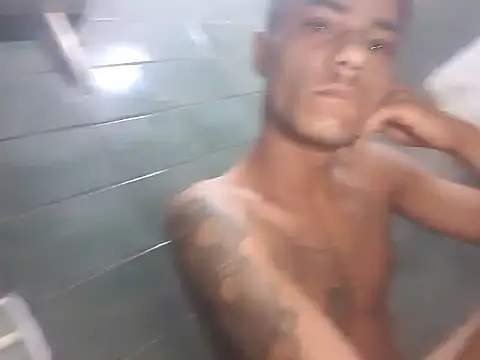 Snapshot of Amorseu18cm chatting on 10/20/25, 01:00 Amorseu18cm online show from 10/20/25, 01:00