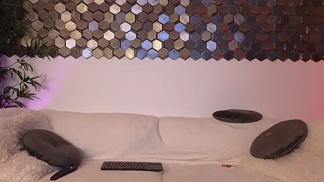 Snapshot of Ashley_luxx chatting on 02/04/26, 06:30 Ashley luxx online show from 02/04/26, 06:30