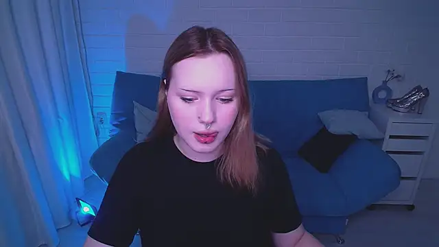 AuroraMour online show from 10/16/25, 04:19