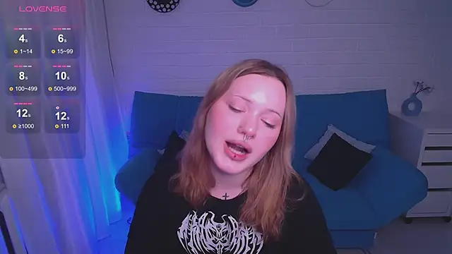 AuroraMour online show from 10/20/25, 04:07