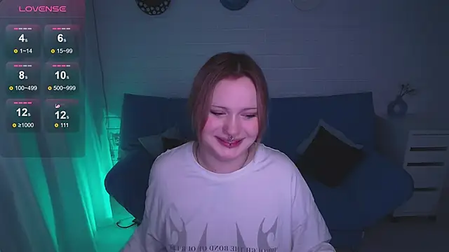 AuroraMour online show from 10/21/25, 04:13