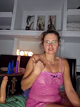 Snapshot of xcrazzycat chatting on 11/27/25, 12:29 xcrazzycat online show from 11/27/25, 12:29