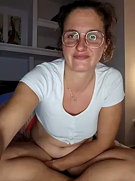 Snapshot of xcrazzycat chatting on 02/24/26, 09:24 xcrazzycat online show from 02/24/26, 09:24