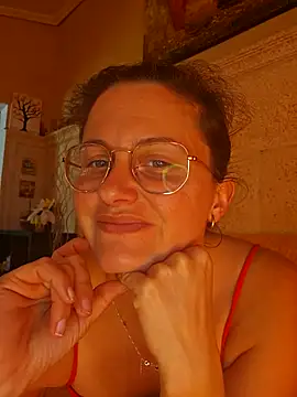 Snapshot of xcrazzycat chatting on 03/13/26, 01:29 xcrazzycat online show from 03/13/26, 01:29