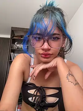 Snapshot of sukulaurens chatting on 04/02/26, 03:53 sukulaurens online show from 04/02/26, 03:53