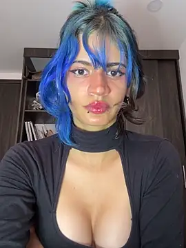 Snapshot of sukulaurens chatting on 04/04/26, 05:54 sukulaurens online show from 04/04/26, 05:54